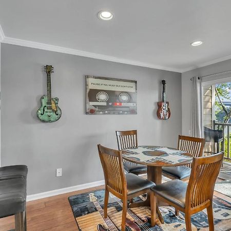 Nash Star Private Condo - 2Bed, 2Bath, Sleep 6, 25 Min Walk To Broadway And All Nashville Attractions, Pool, Gym Kültér fotó