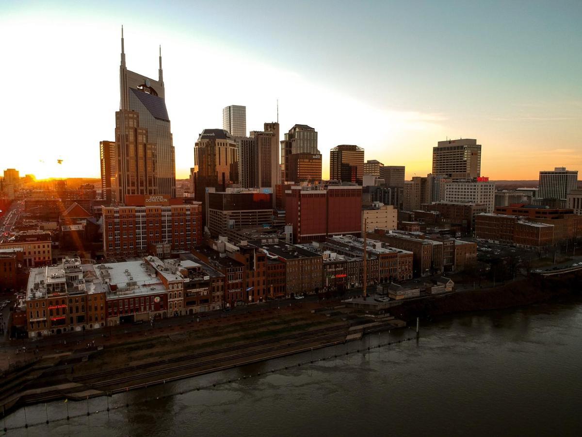 Nash Star Private Condo - 2Bed, 2Bath, Sleep 6, 25 Min Walk To Broadway And All Nashville Attractions, Pool, Gym Kültér fotó