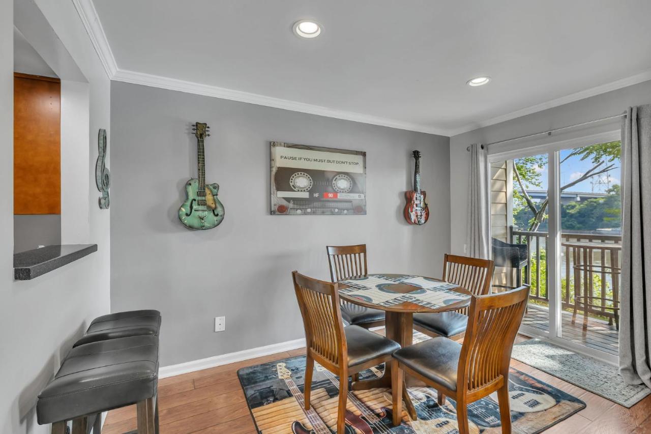 Nash Star Private Condo - 2Bed, 2Bath, Sleep 6, 25 Min Walk To Broadway And All Nashville Attractions, Pool, Gym Kültér fotó