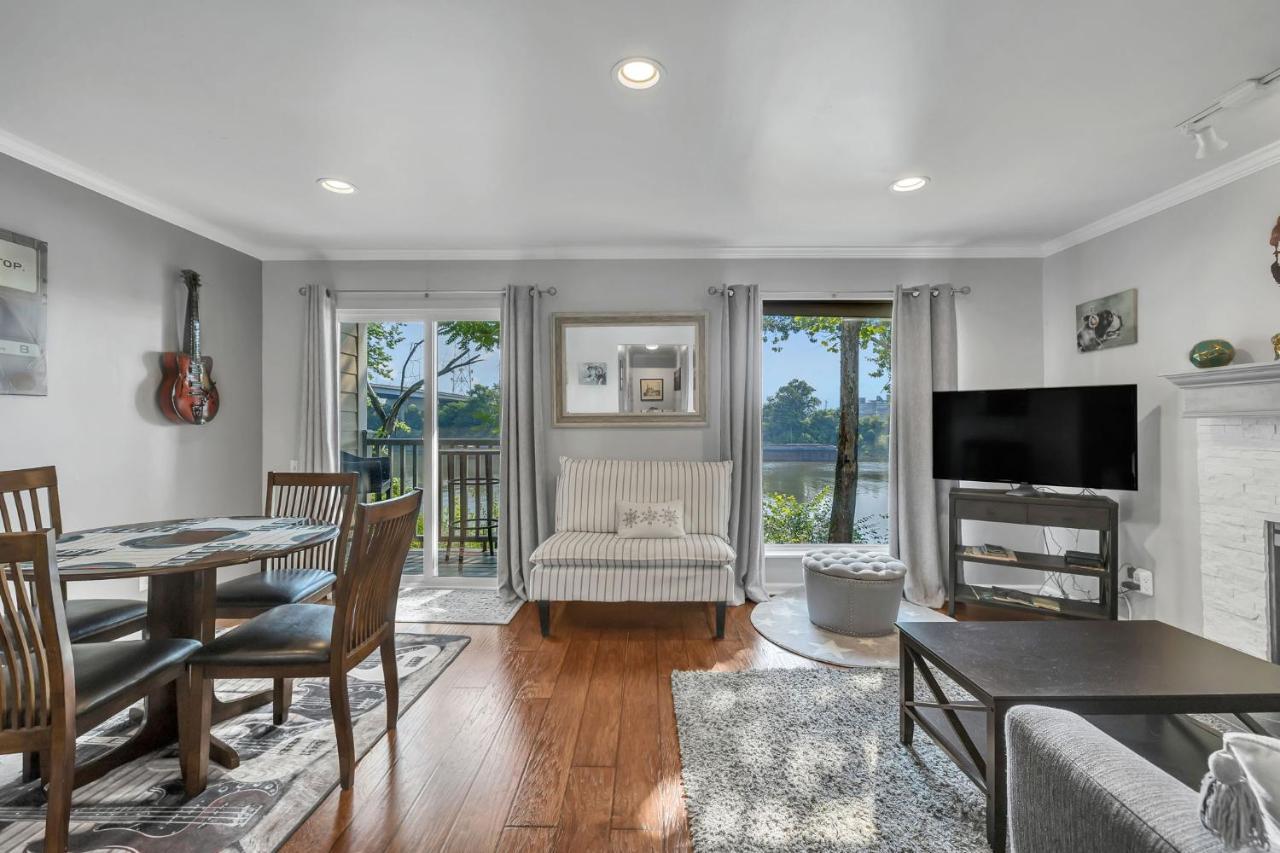Nash Star Private Condo - 2Bed, 2Bath, Sleep 6, 25 Min Walk To Broadway And All Nashville Attractions, Pool, Gym Kültér fotó
