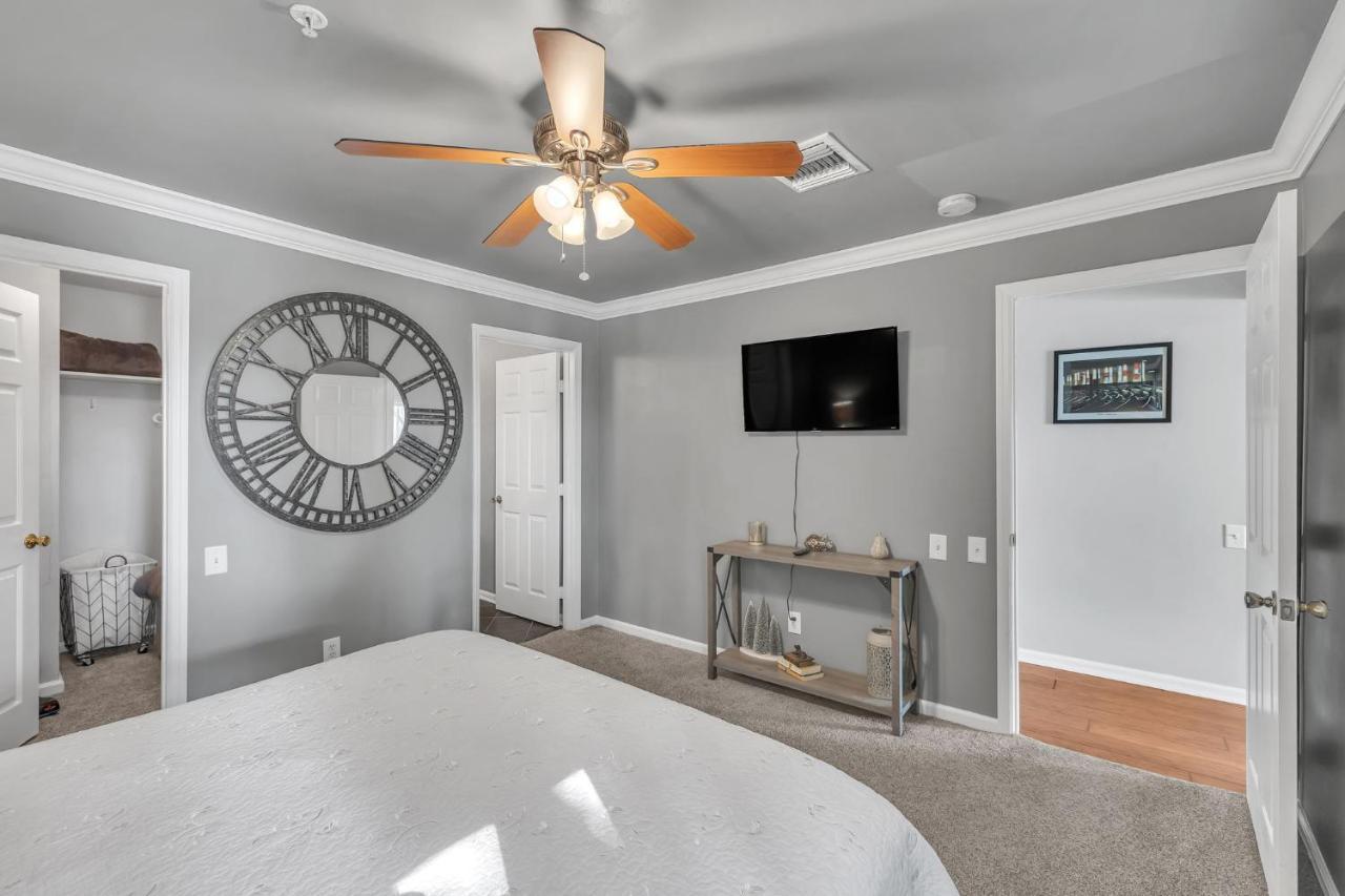 Nash Star Private Condo - 2Bed, 2Bath, Sleep 6, 25 Min Walk To Broadway And All Nashville Attractions, Pool, Gym Kültér fotó
