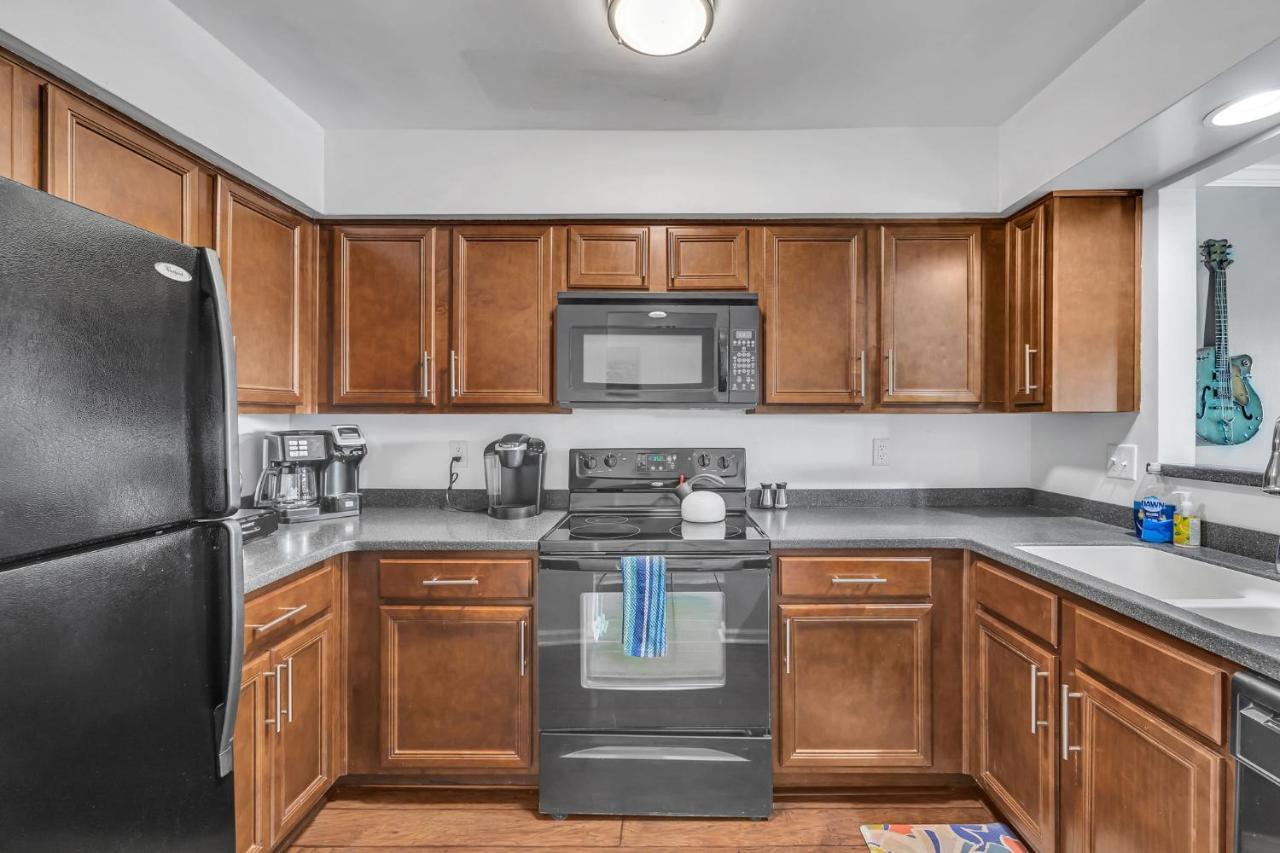 Nash Star Private Condo - 2Bed, 2Bath, Sleep 6, 25 Min Walk To Broadway And All Nashville Attractions, Pool, Gym Kültér fotó