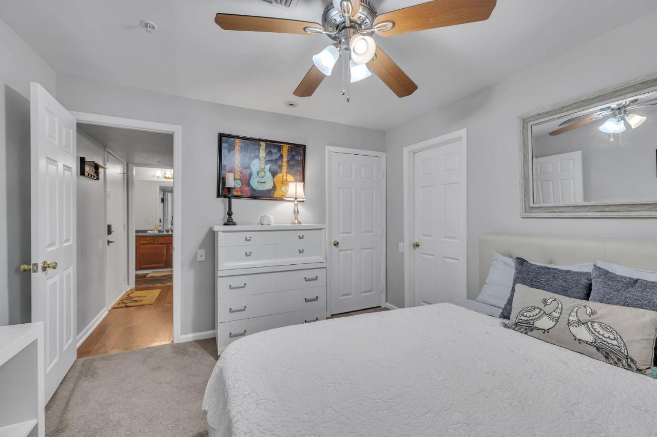 Nash Star Private Condo - 2Bed, 2Bath, Sleep 6, 25 Min Walk To Broadway And All Nashville Attractions, Pool, Gym Kültér fotó